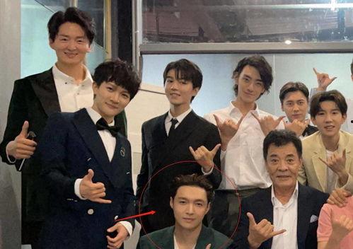 王源明星合照,星光熠熠的友谊瞬间