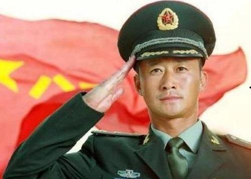 12位明星穿军装,12位明星诠释荣耀与风采